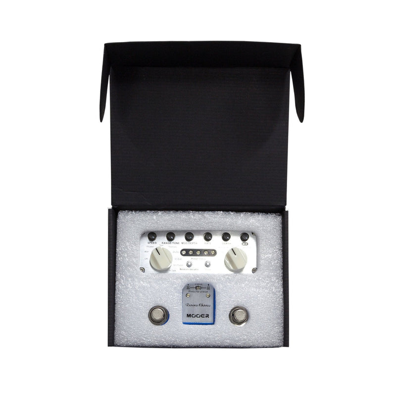 -Mooer Reverie Chorus Dual Guitar Effects Pedal-Living Music